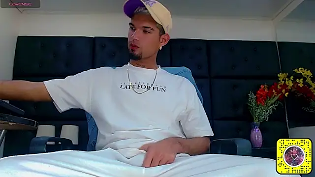 Snapshot of StivBigCock chatting on October 2025 02:24:01 AM StivBigCock online show from October 2025 02:24:01 AM