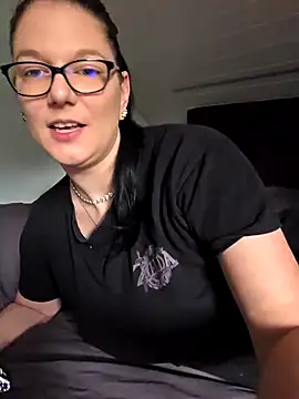 Snapshot of Swiss_Lady chatting on October 2025 04:29:02 PM Swiss Lady online show from October 2025 04:29:02 PM