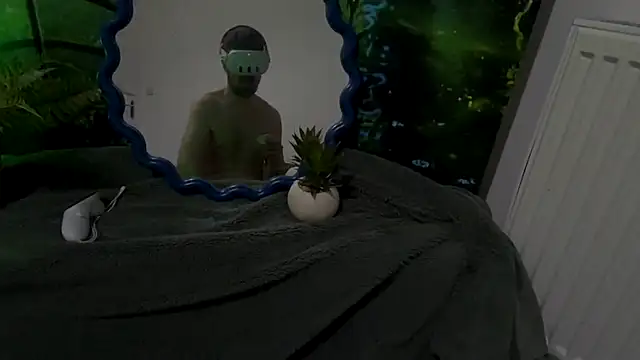 Snapshot of welcome-to-the-jungle chatting on February 2026 09:15:01 PM welcome-to-the-jungle online show from February 2026 09:15:01 PM