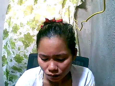 Snapshot of Sweeetgurll chatting on October 2025 01:31:02 AM Sweeetgurll online show from October 2025 01:31:02 AM