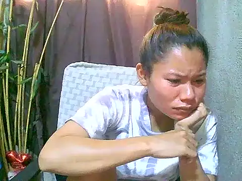 Snapshot of Sweeetgurll chatting on April 2026 07:48:01 AM Sweeetgurll online show from April 2026 07:48:01 AM