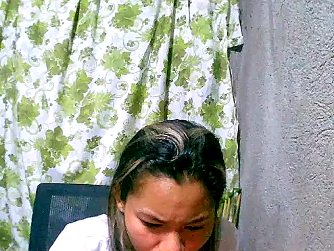 Snapshot of Sweeetgurll chatting on September 2025 05:51:01 PM Sweeetgurll online show from September 2025 05:51:01 PM