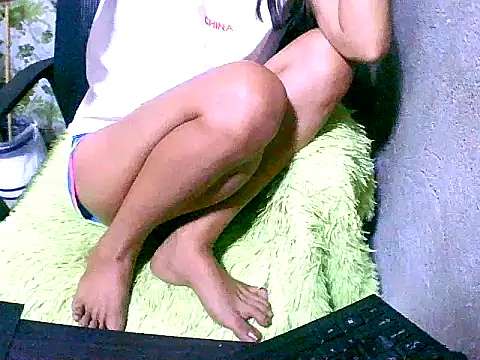 Snapshot of Sweeetgurll chatting on September 2025 01:19:01 AM Sweeetgurll online show from September 2025 01:19:01 AM