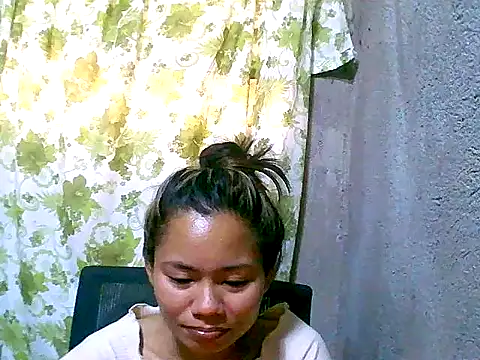 Snapshot of Sweeetgurll chatting on September 2025 12:44:01 AM Sweeetgurll online show from September 2025 12:44:01 AM