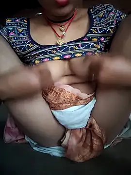 Snapshot of Monika_thakurr chatting on February 2026 06:37:01 AM Monika thakurr online show from February 2026 06:37:01 AM