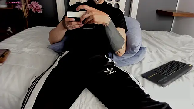 Mr Klein 69 online show from December 2025 01:12:01 AM