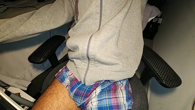 catt18 online show from December 2025 04:01:01 AM