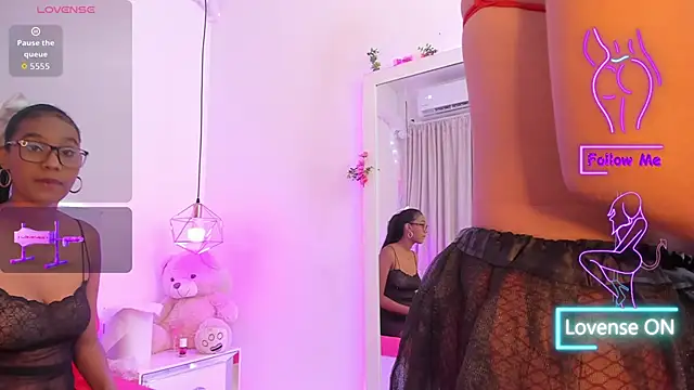 Canddyhot18 online show from October 2025 01:30:02 PM