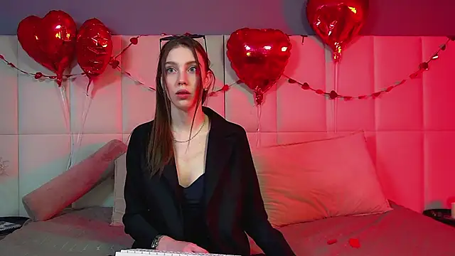 VeronicaVances online show from February 2026 06:18:02 PM