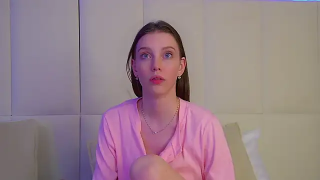 VeronicaVances online show from November 2025 06:33:02 PM