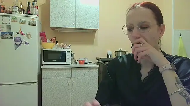 Lucy Divine online show from November 2025 10:42:01 PM