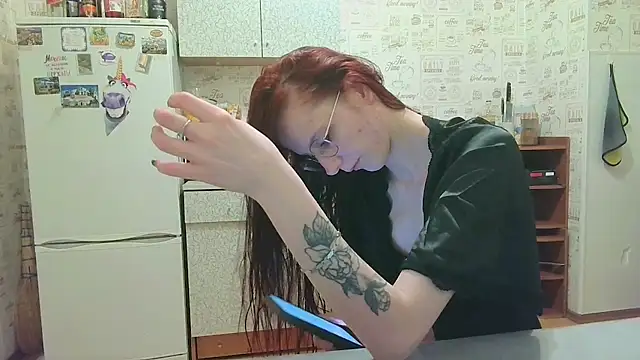 Lucy Divine online show from December 2025 09:58:02 PM