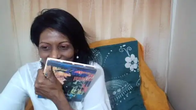 Snapshot of Indianpeaches chatting on October 2025 05:20:01 AM Indianpeaches online show from October 2025 05:20:01 AM