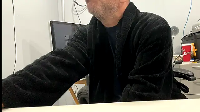 frankyjones8989 online show from December 2025 03:32:02 PM