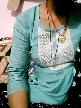 Snapshot of Hot_ashna chatting on April 2026 04:35:02 PM Hot ashna online show from April 2026 04:35:02 PM