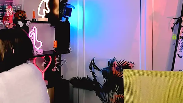 luna tin online show from November 2025 02:16:02 AM