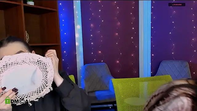 luna tin online show from December 2025 05:56:01 AM