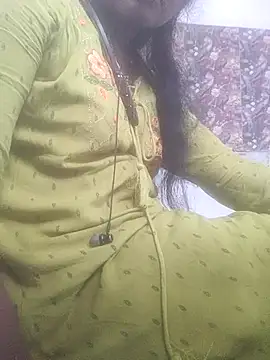 Snapshot of hotmahitha chatting on May 2026 04:09:01 AM hotmahitha online show from May 2026 04:09:01 AM