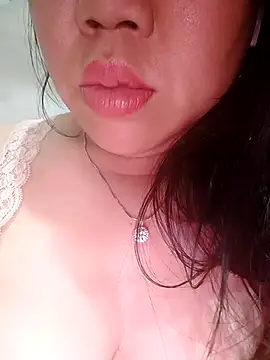 Julyy08 online show from February 2026 03:01:01 PM