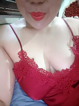 Snapshot of Julyy08 chatting on December 2025 04:36:02 AM Julyy08 online show from December 2025 04:36:02 AM