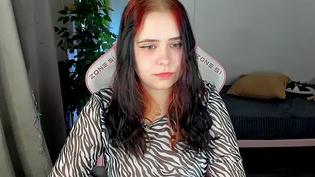 Snapshot of Alis_Platt chatting on November 2025 06:29:02 AM Alis Platt online show from November 2025 06:29:02 AM