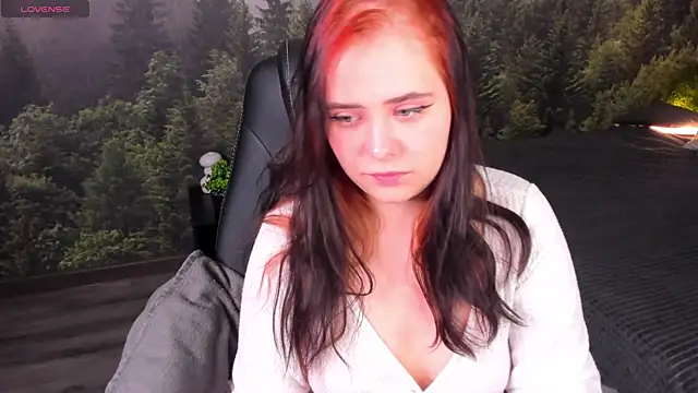 Snapshot of Alis_Platt chatting on December 2025 01:06:02 AM Alis Platt online show from December 2025 01:06:02 AM