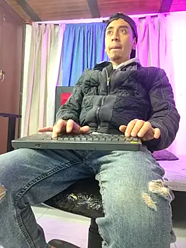 abnerdam01 online show from October 2025 11:22:01 AM
