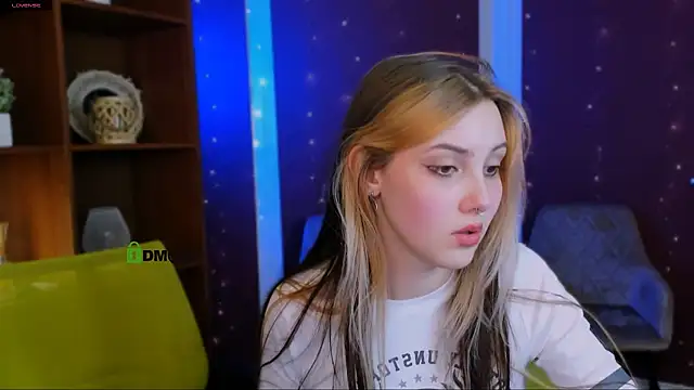 Snapshot of aria_moo chatting on November 2025 07:36:02 PM aria moo online show from November 2025 07:36:02 PM