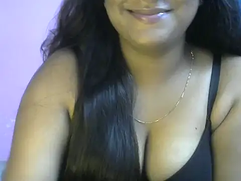 Queenxxx98 online show from April 2026 07:18:01 PM