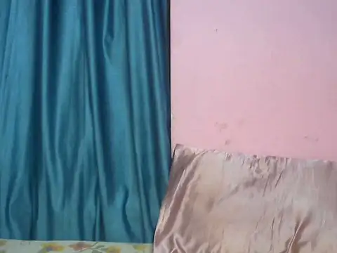 Queenxxx98 online show from November 2025 07:18:02 PM