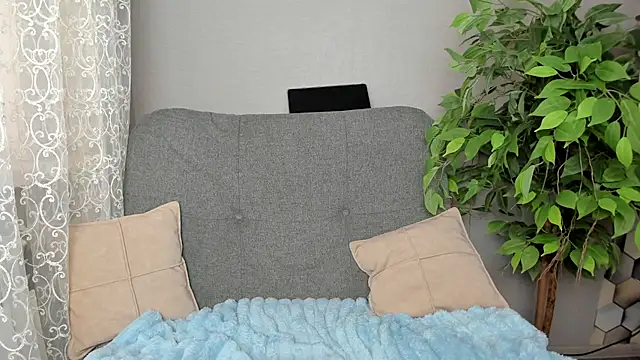 Kelly Gerzikaa online show from September 2025 02:17:02 AM