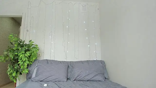 Kelly Gerzikaa online show from March 2026 04:27:02 AM