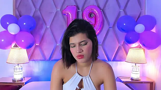 Snapshot of MaskedGirl_ chatting on September 2025 11:54:01 AM MaskedGirl online show from September 2025 11:54:01 AM