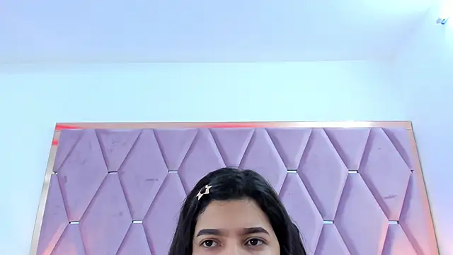 Snapshot of MaskedGirl_ chatting on October 2025 11:46:01 AM MaskedGirl online show from October 2025 11:46:01 AM