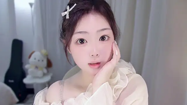 YUANYUAN-A online show from December 2025 11:45:01 AM