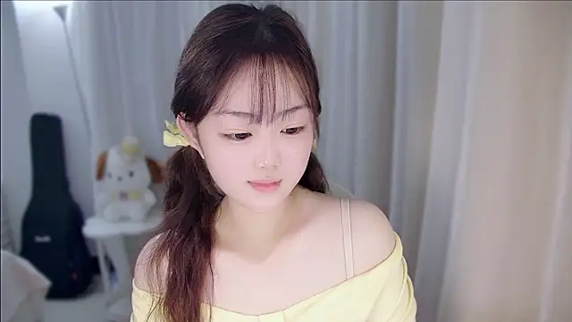 YUANYUAN-A online show from December 2025 11:45:01 AM