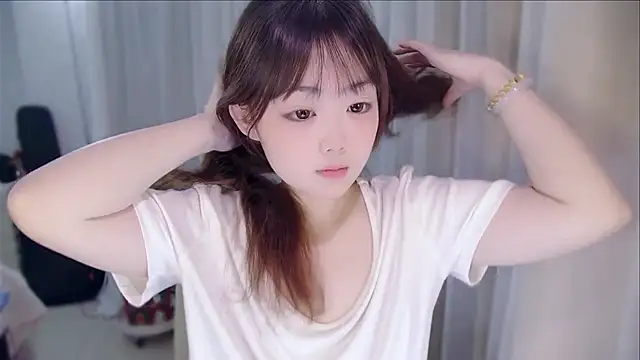 YUANYUAN-A online show from April 2026 01:03:01 PM