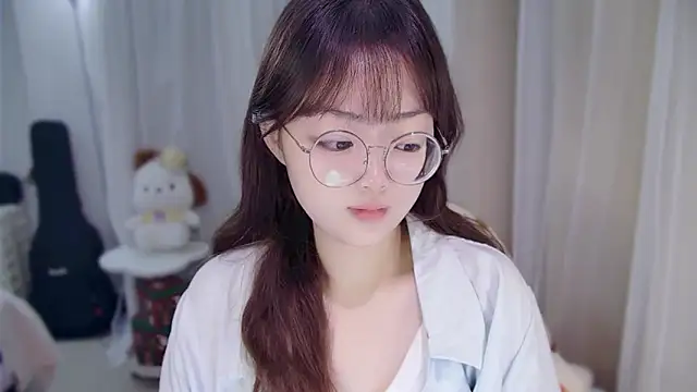 YUANYUAN-A online show from March 2026 12:39:02 PM