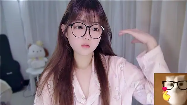 YUANYUAN-A online show from March 2026 12:44:02 PM