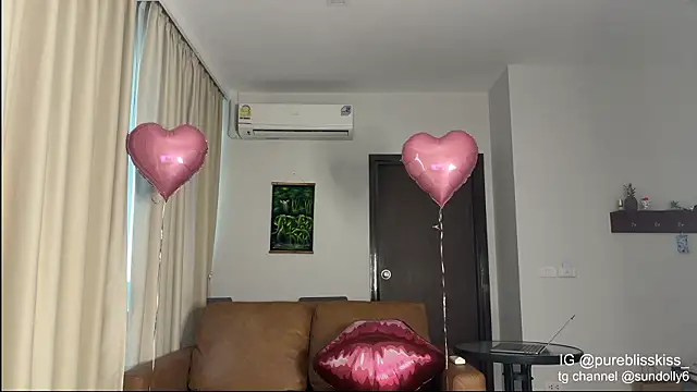 Snapshot of lxsundollyxl chatting on February 2026 03:29:02 AM lxsundollyxl online show from February 2026 03:29:02 AM