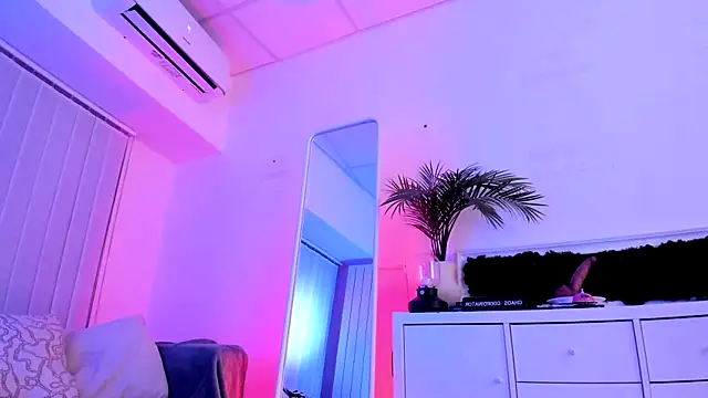 Mary Lori online show from December 2025 07:18:02 AM