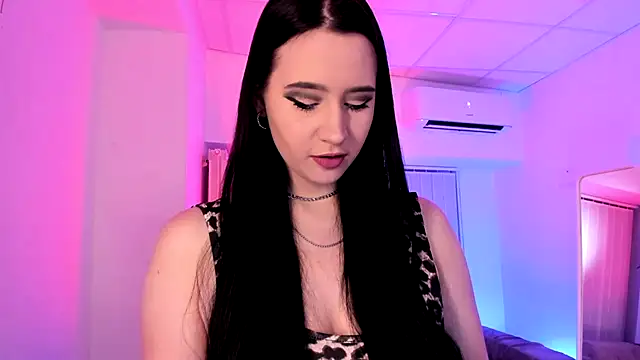 Mary Lori online show from November 2025 07:23:02 AM