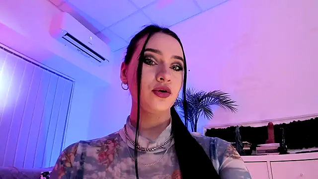 Mary Lori online show from November 2025 07:35:02 AM