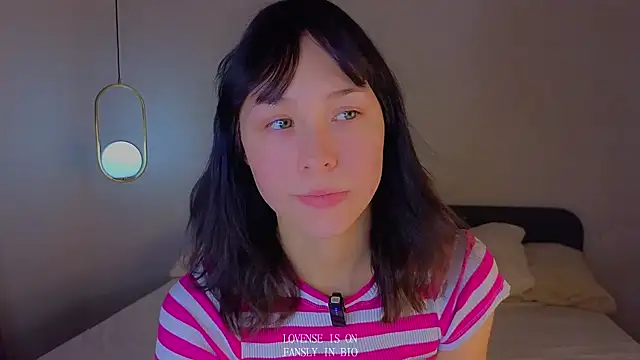 Snapshot of BritniBers chatting on November 2025 01:21:02 AM BritniBers online show from November 2025 01:21:02 AM