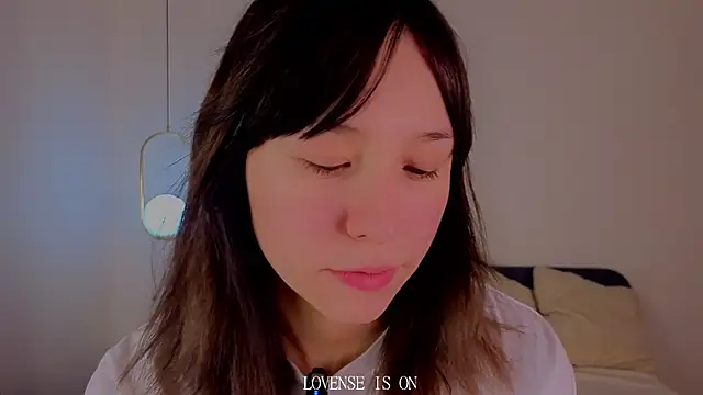 Snapshot of BritniBers chatting on November 2025 01:28:01 AM BritniBers online show from November 2025 01:28:01 AM