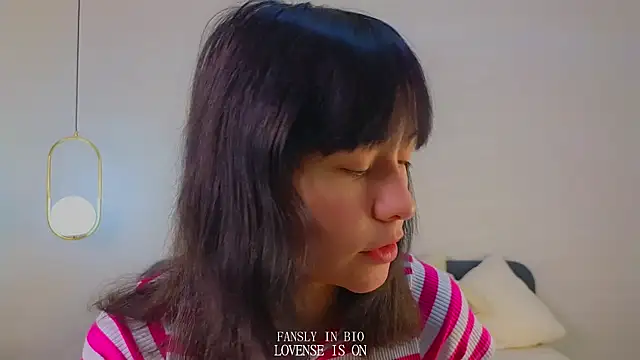 Snapshot of BritniBers chatting on November 2025 10:30:02 AM BritniBers online show from November 2025 10:30:02 AM