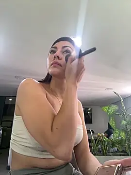 Snapshot of Isabellaa_Palacios chatting on June 2026 01:32:02 PM Isabellaa Palacios online show from June 2026 01:32:02 PM