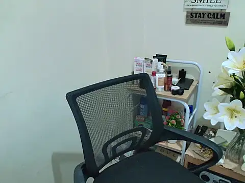 Snapshot of Aphrodities_28 chatting on November 2025 07:14:02 AM Aphrodities 28 online show from November 2025 07:14:02 AM