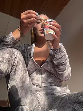 nikolevoshkie  online show from December 2025 08:58:02 PM