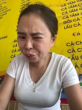 han-cute online show from October 2025 04:02:01 AM